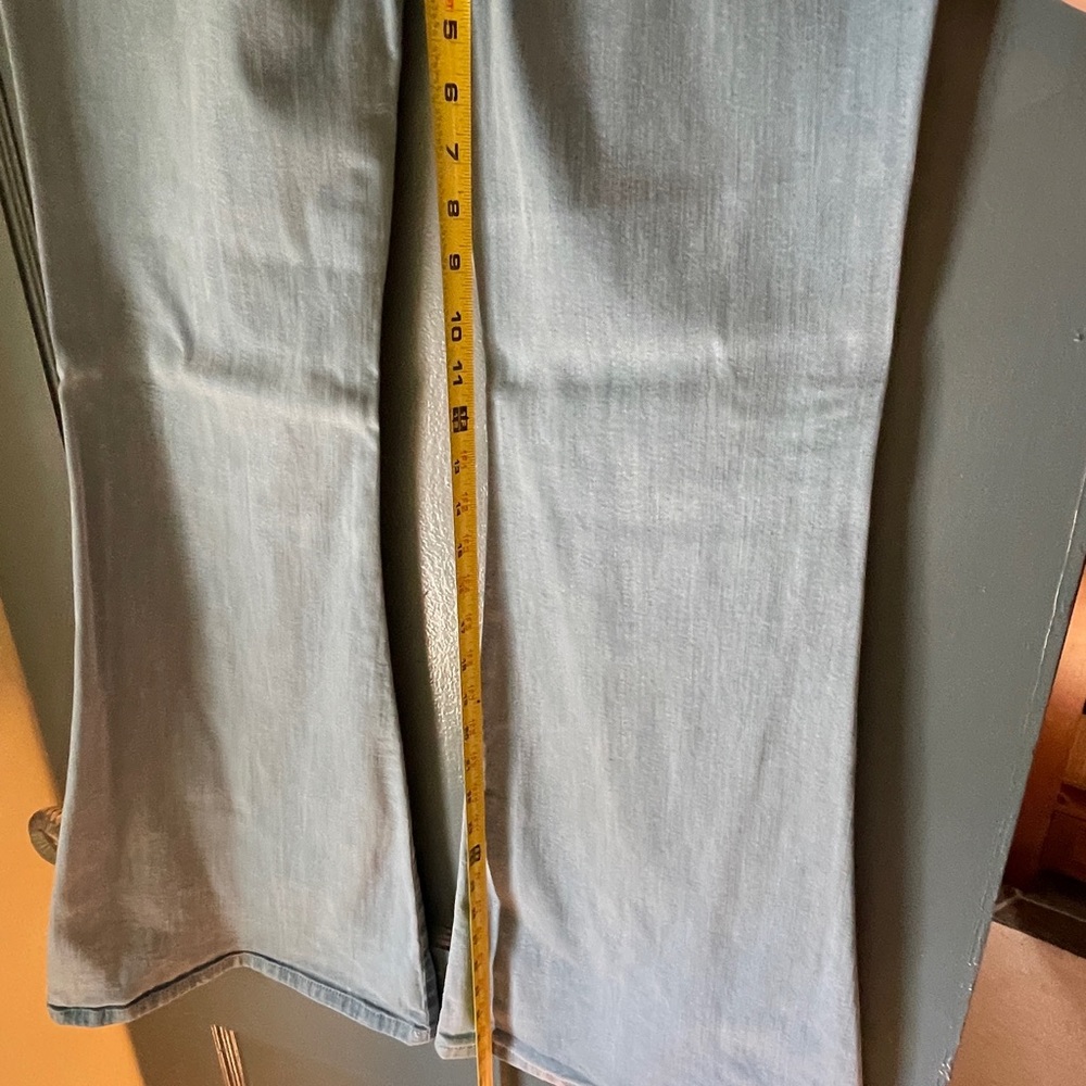 Rare Elie Tahari stretch blue jeans. Size: 12 - Picture 7 of 11